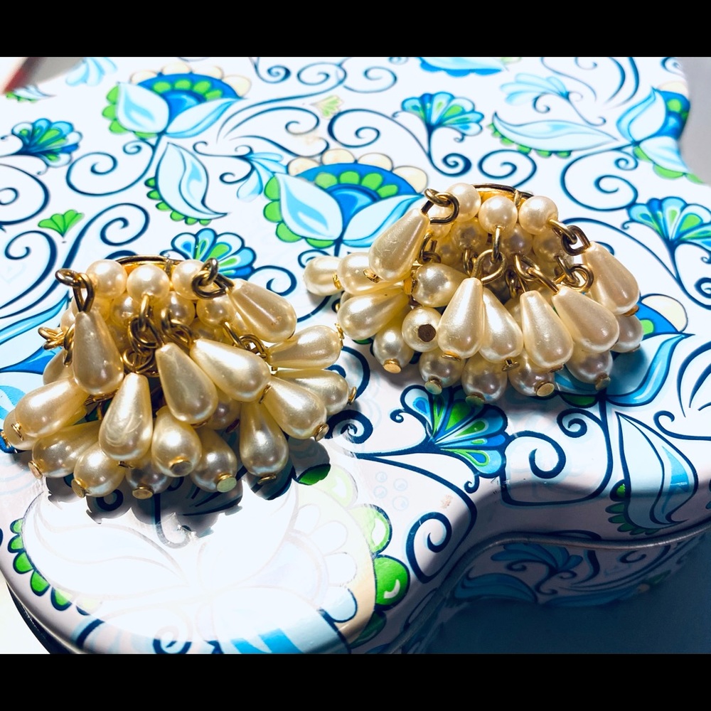 Vintage Faux Pearl earrings